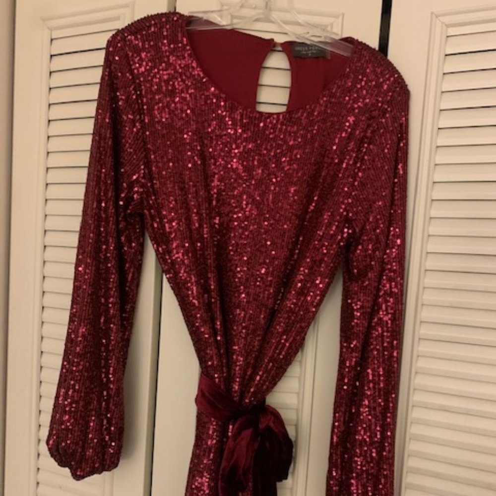 Dress Forum- Size Medium- Burgundy Glitter Dress w/Velvet Tie